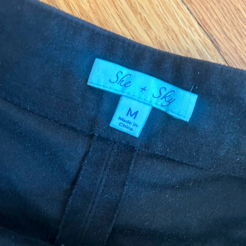 Black Button-Up Skirt - Picture 3 of 3